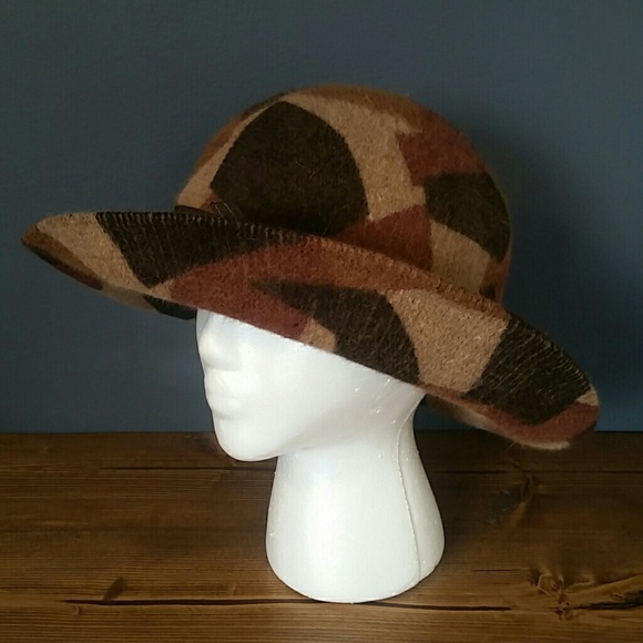 Classic , autumn/ winter  hat - Picture 4 of 7